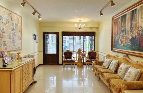 West Central District Casa | 巴洛克文旅#停車折抵#設計旅店