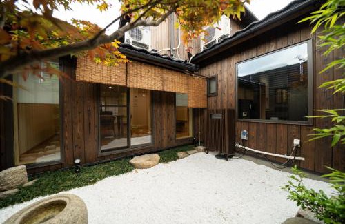 Fushimi Casa | 御屋 荷