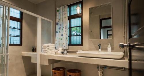 Sanchong Casa | 文坊 Wen Guest House