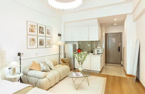 Songjiang Apartamento | 新美宿近地铁 巨幕投影 松江大学城商圈正核心 全新高端装修 适合2人入住 无线网络