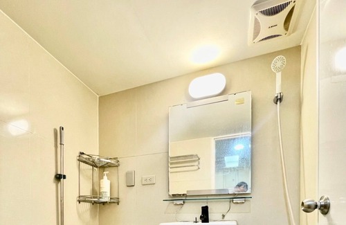 Xinyi Apartamento | 暮光公寓 x 健身教練|台北 101 |Pool|夜市 |cafe|MRT捷運站|Gym