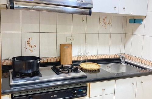 Xinyi Apartamento | 暮光公寓 x 健身教練|台北 101 |Pool|夜市 |cafe|MRT捷運站|Gym