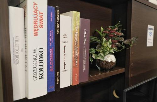 Marunouchi Apartamento | 書斎でくつろぐスイートルーム