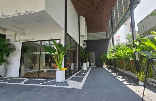 Asoke Villa | 曼谷市中心素坤逸四卧别墅-牛仔街附近