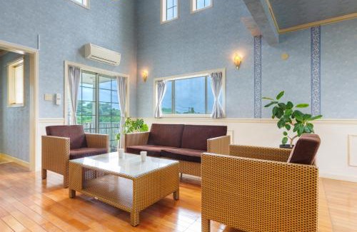 Kadena-cho Casa | 最大12名 沖縄アリーナ近く アメリカンビレッジまで車で10分 White Terrace