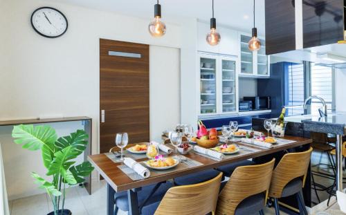 Yomitan Casa | 最大16名 BBQ可能 駐車場3台 シアタールーム付きのグループ旅行におすすめ宿 The MELIA