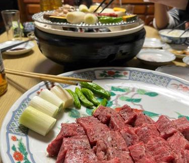 Ono Casa | 朝食夕食付きで最高ランクの飛騨牛希少部位と地元野菜の炭火焼きを堪能できる宿ゲストハウスつぐや