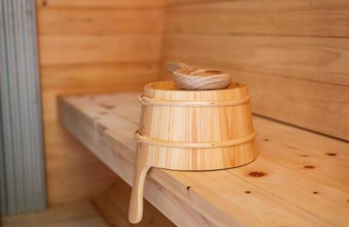 Motosu Casa | 本栖ベース～ヴィンテージトレーラーとバレルサウナ’1日1組限定’の貸切別荘～