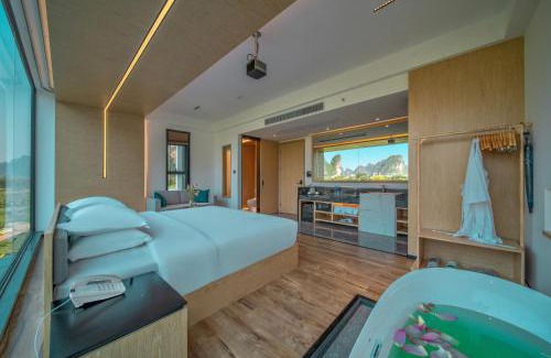 Ten Mile Gallery Hotel | 桂林良宿 LS Hotel Guilin Liangsu