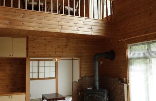 Komoro Apartamento | 森のワルツ 森に包まれた家 BBQok