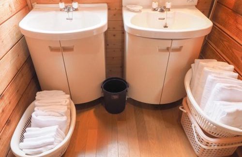 Nasu Casa | 森の中に佇むバンガロー 広大な屋根付きデッキでbbq 卓球 ハンモック