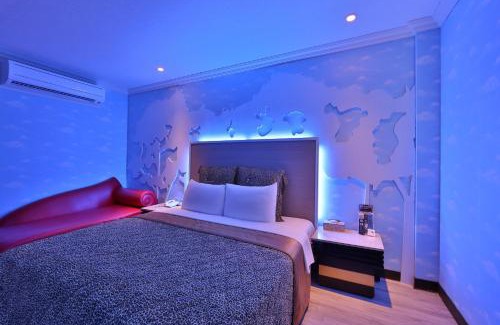 Shulin Hotel | 樹林月圓汽車旅館
