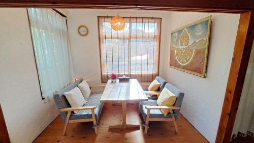 Miyakojima Casa | 「池間島の一棟貸切りの宿アロハナ」日本最大級のサンゴ礁群ヤビジに最も近い宿。夕陽,海まで徒歩3分