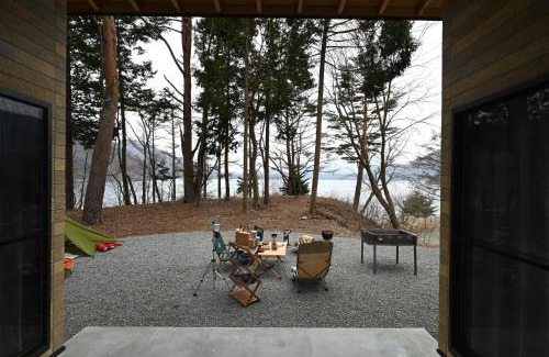 Minobu Otro | 浩庵キャンプ場 本栖湖畔 キャビン Cabins at Lake Motosu Kouan campground cottages, bungalows