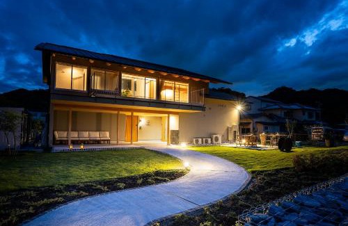 Sanuki Villa | 【海から近く】敷地内無料駐車場5台分完備！BBQ設備貸出あり3,500円！快適空間！【COQAEL】