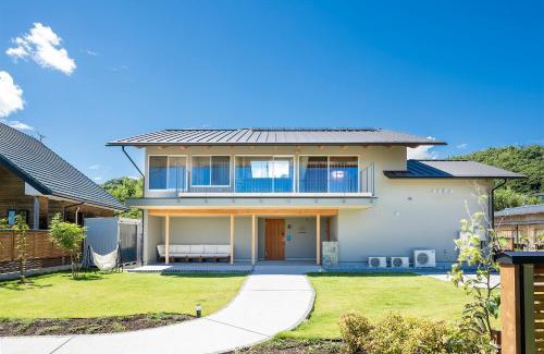 Sanuki Villa | 【海から近く】敷地内無料駐車場5台分完備！BBQ設備貸出あり3,500円！快適空間！【COQAEL】