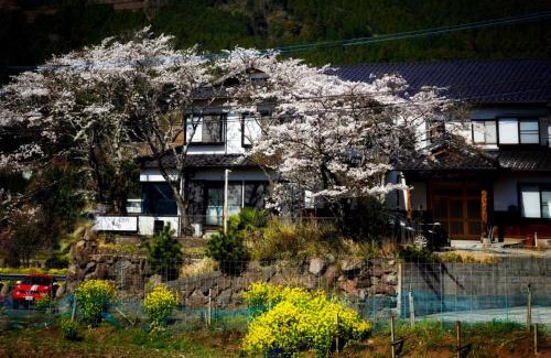 Yufuin Onsen Casa | 湯布院我楽珍民泊Yufuin Garakuchin