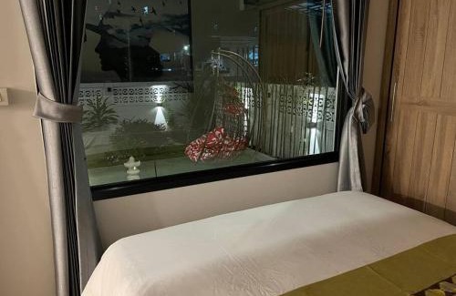 Bang Phlat Casa | 独立庭院 花园式的两卧两卫民宿 近mrt 2