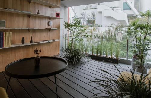 Tainan City Centre Casa | 珍友愛J Youai House -台南包棟民宿-2-8人包棟城市景觀住宿