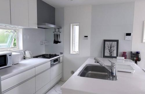 Kugenuma Villa | 站前2分 白色浪漫小屋 精致独栋 最多可住4人 免费自行车 有停车位