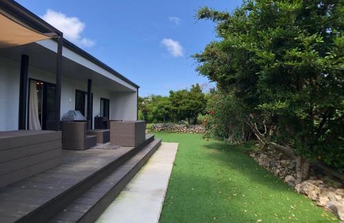 Motobu Casa | 美ら海水族館まで車で3分の好立地ジャグジー付きの1棟貸Suppai Resort Okinawa