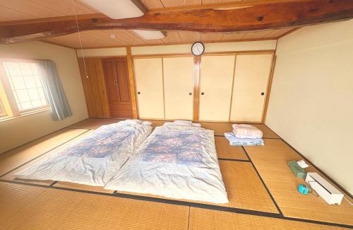 Sado Casa | 自然に囲まれた海沿いの広い一軒家 貸切 佐渡 古民家 レッドジャスパーRedjasper