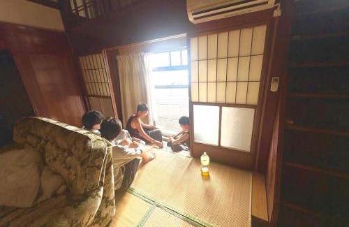Sado Casa | 自然に囲まれた海沿いの広い一軒家 貸切 佐渡 古民家 レッドジャスパーRedjasper