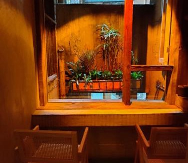 Jeifangbei Central Business District Apartamento | 路下 无见天日的房子