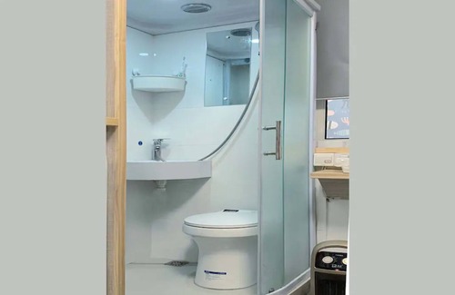 Huaihai Road Commercial Area Apartamento | 近常熟路地铁站300米｜静安寺商圈