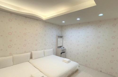 Xitun District Casa | 逢甲福舍