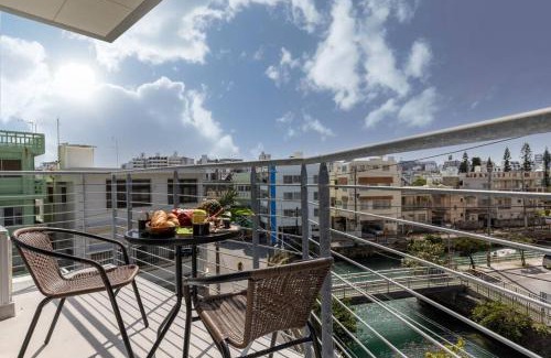 Naha City Centre Villa | 那覇での連泊に希少な駐車場付でコインランドリー付きのマリンビュー3階Room