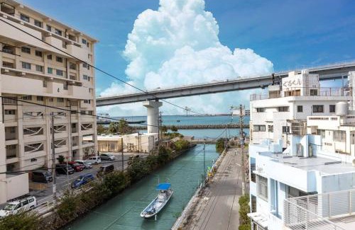 Naha City Centre Villa | 那覇での連泊に希少な駐車場付でコインランドリー付きのマリンビュー3階Room