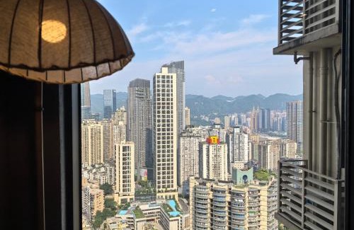 Yuzhong Apartamento | 重庆解放碑阳崽民宿高层新中式景观Youngzai Apt in Jiefangbei 5