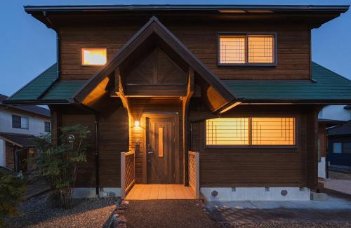 Kannawa Onsen Casa | 鉄輪温泉,貸切一軒家,駐車場2台,最大8名,4名まで同料金,ひょうたん温泉至近