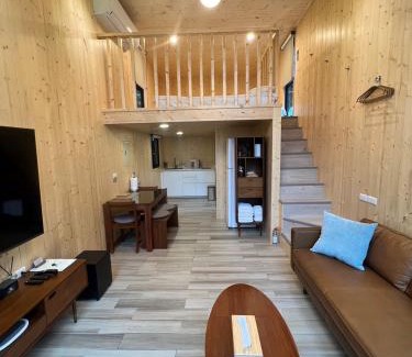 Emei Cabina | 雲彩小屋Clouds Camping House