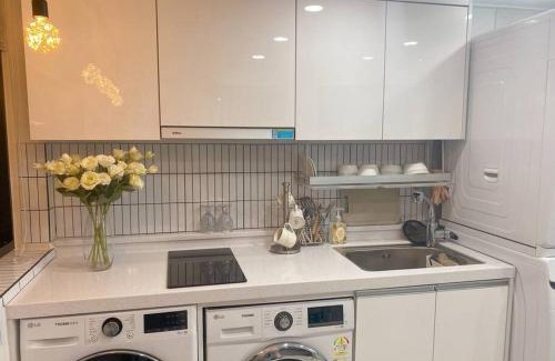 Gwanak-gu Apartamento | 라움stay #신림역2min #공항버스1min #강남홍대20min
