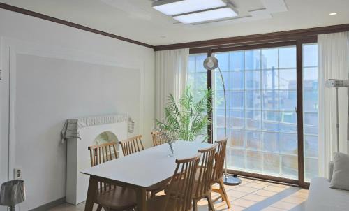 Jung-Gu Cama Y Desayuno | 머물다 울산 울산공항 5분 태화강역10분 울산 병영성