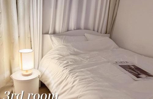Dangsan-dong Apartamento | #무료짐보관 #3룸 #침대5개 #루프탑 #한강 #당산역5분 #홍대 #합정 #공항버스 #16평 #단체 #301호