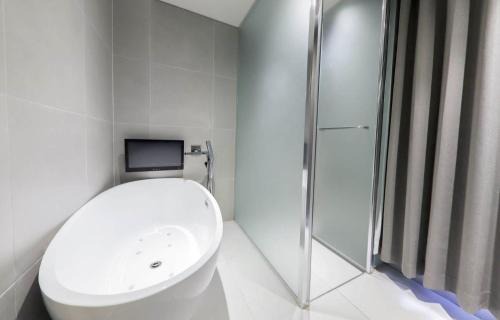 Daeyeon-dong Hotel | 뮤트호텔 대연 MUTE HOTEL Daeyeon Busan