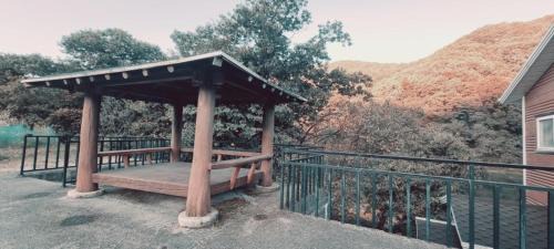 Anseong Casa | 미리내 호숫가 독채펜션