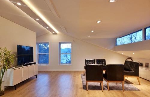 Gwangju Casa | 아름다운 팔당호 어느 회장님의 아늑한 별장