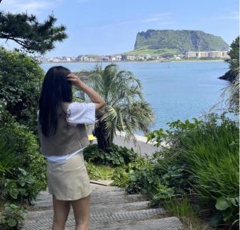 Seongsan Apartamento | 제주 전통 구옥을 현대식으로 해석한 Stay EUNWOL-OJO