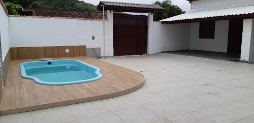 Maranduba Chalet De Esquí | 0006.04 - Maranduba - KitNet 1º Andar - 4 Pessoas - 3 Quadras Do Mar - Piscina Coletiva - WIFI