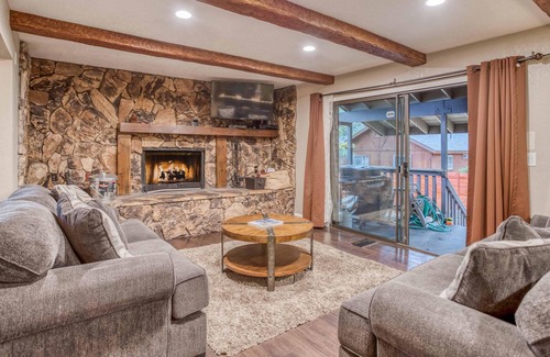Summit Estates Cabina | 010 - Mj's Hideaway