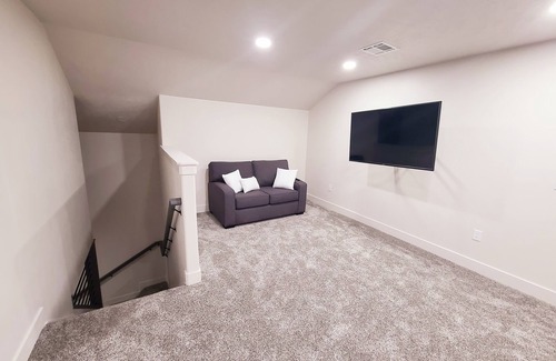 Elko Casa | #06 New 5 Bedroom, 3 Bath, 2 Car Garage