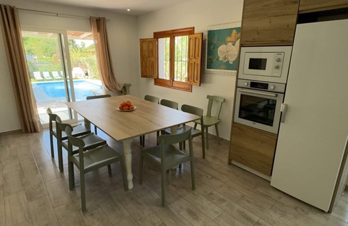 Les Deveses Villa | 0600 Villa Montenegro con piscina