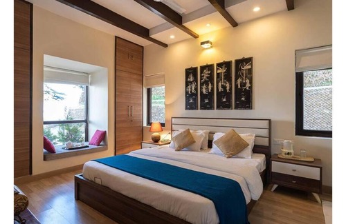The Mall Road Villa | 07 Cottage In The Clouds