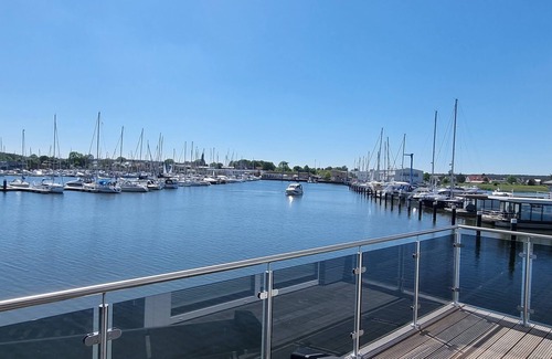 Kroeslin Casa | 07. floating houses (105 m²) Poseidon - Floating house no. 10 with fireplace and