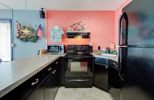Carolina Beach Condominio | 0914 Changes In Attitude by Atlantic Towers