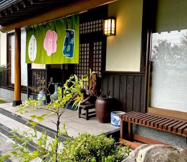 Imari Casa | 1日1組様限定アスパラの収穫体験と庭でバーベキューが楽しめる民宿うめむら